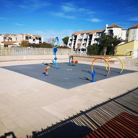 2 Pieces Avec Piscine, Parking, Salle De Sport, 4 Couchages A Port Barcares - Fr-1-195-45 * Le Barcarès